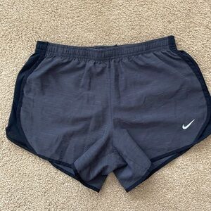 Girls Nike Dri-fit Shorts, size L